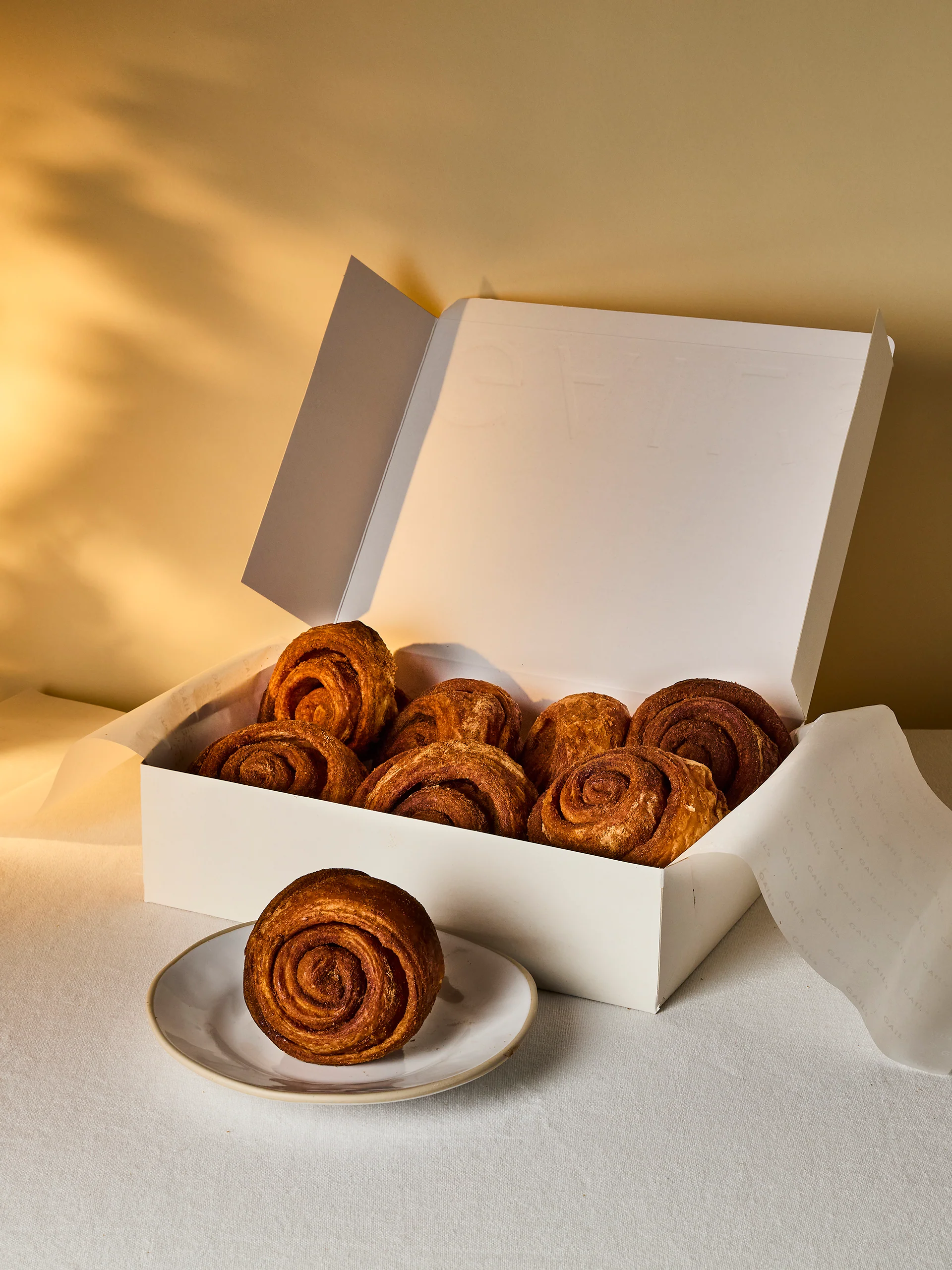 8 Cinnamon Buns - Image 3